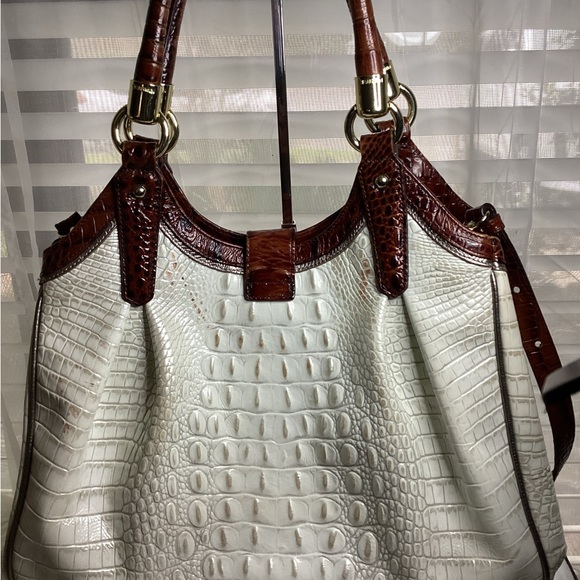 Sold! Authentic Brahmin bag with matching wallet - Picture 3 of 14